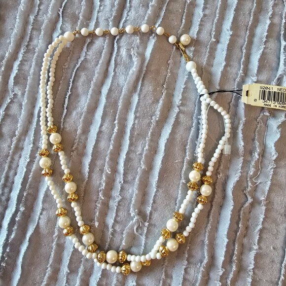 Vintage Faux Pearl,White, Gold Bead Choker Necklace Monet 15"- 18" - Picture 11 of 13